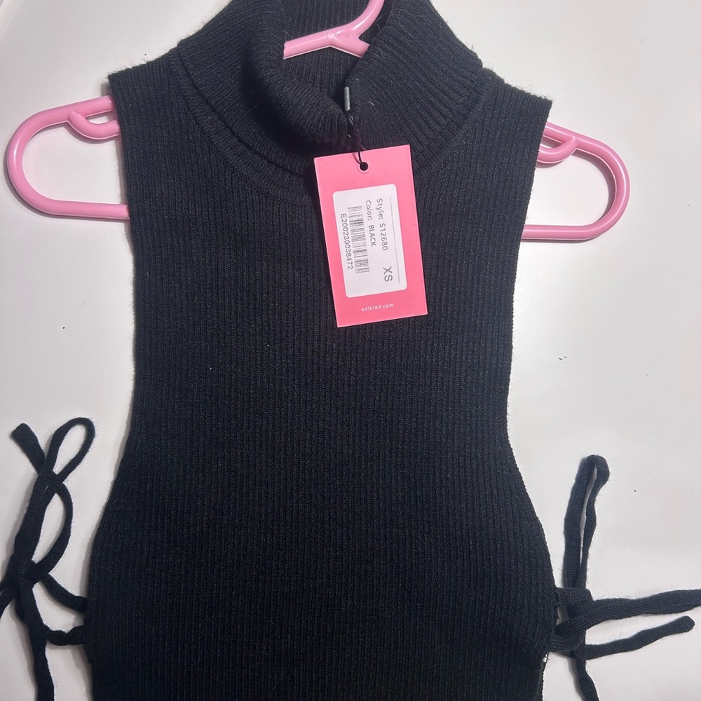 EDIKTED SLEEVELESS TURTLENECK SIZE XS